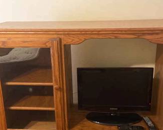 Samsung TV And Dynes DVD Player