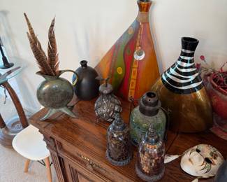 Assorted vases and vessels