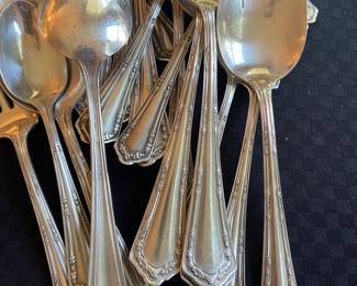 Vtg Rogers nickel silver 'Leaf Trim' design