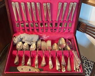 Assorted silverplate flatware