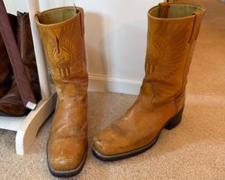 Men’s vintage cowboy boots