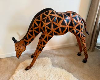 Giraffe statue
