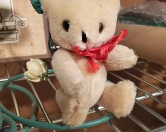 SALE MASCOT! Find me for 10% Off your first day purchase!