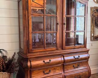 Ethan Allen Dutch Style China Hutch