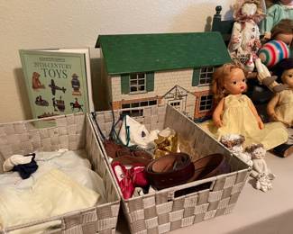 Dollhouse and dolls