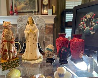 Jim Shore cat, vintage angel, cinnabar vase and egg, hand made Christmas wreath in frame