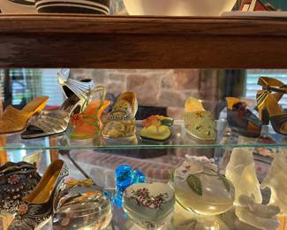 The shoe, hat and purse collection, porcelain trinket boxes