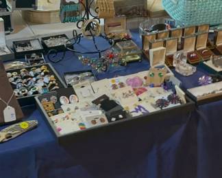 Vintage Jewelry   & Costume Jewelry