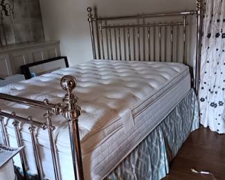 Queen size bed