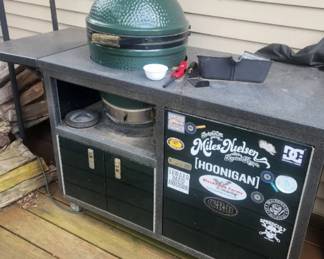 Green egg grill