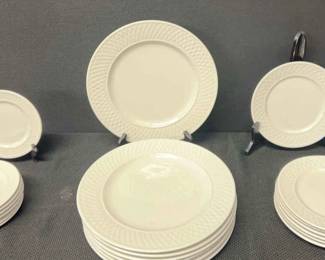Oneida Wicker Basketweave Plates 