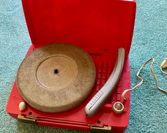 Vintage Capri Travel Phonograph (turns on, but belt broken. Needs internal cleaning.)