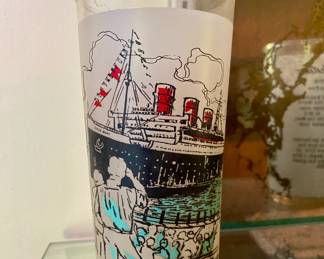 Long Beach California Souvenir Glasses "Queen Mary"