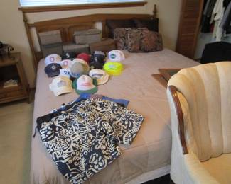 King bed, vintage snap back trucker hats