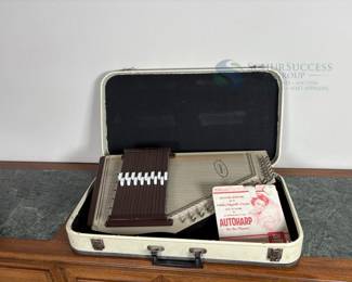 Oscar Schmidt Silvertone Autoharp