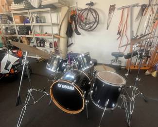 Yamaha Drum Set