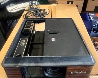 Minolta AutoPak AF/2 Slide Projector