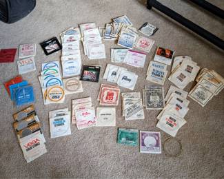 Lots of guitar, banjo and mandolin strings