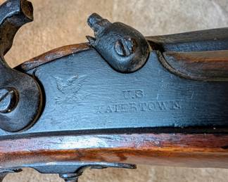 Antique U.S. Watertown Arsenal Musket Lamp (Converted)
Mid-19th century U.S. military musket, marked “U.S. Watertown.” Originally a flintlock, later converted to percussion. Now a floor lamp — needs rewiring.