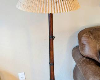 Antique U.S. Watertown Arsenal Musket Lamp (Converted)
Mid-19th century U.S. military musket, marked “U.S. Watertown.” Originally a flintlock, later converted to percussion. Now a floor lamp — needs rewiring.