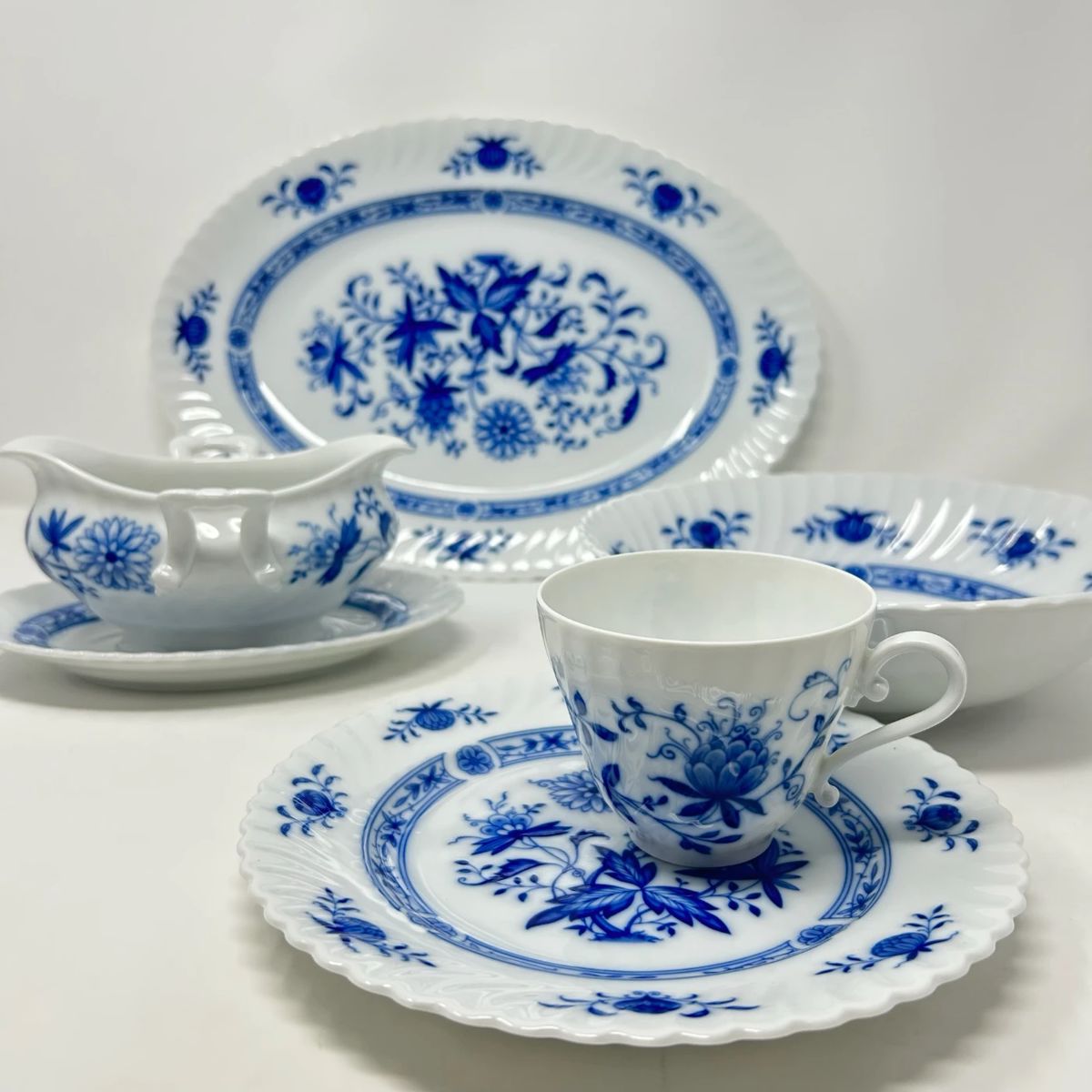 Dreden Blue Onion china. Complete set of 12