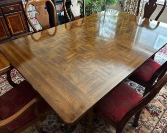 Drexel Heritage table close up. Three leaves and pad available