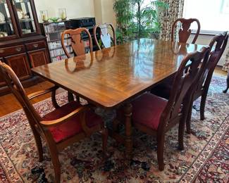 Hertiage Drexel dining table. Perfect condition.