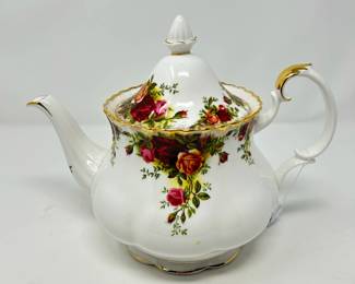 Royal Albert Old Country Roses tea pot