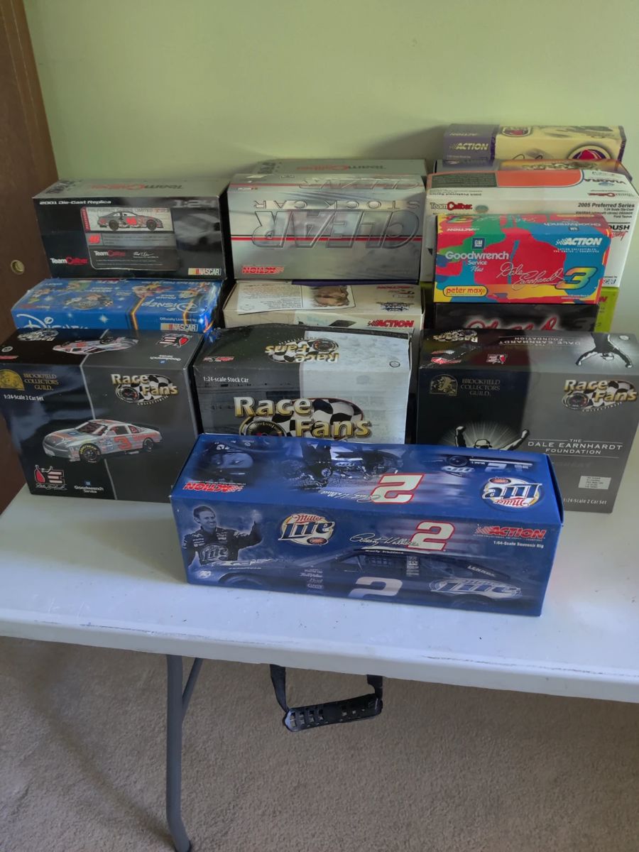 Die cast model race cars