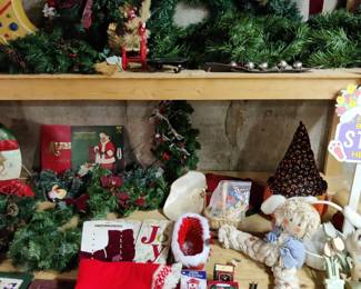 Christmas Wreaths, garlands, deco