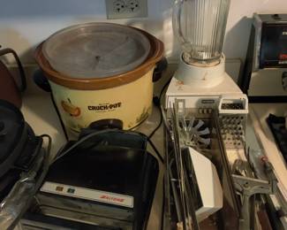 crock pot and sandwich toaster