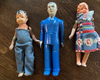Vintage Renwall doll house family dolls