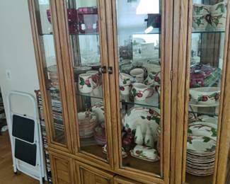 China Cabinet, Apple themed dish set