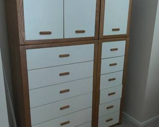 chest of drawers