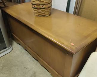 Lane cedar chest