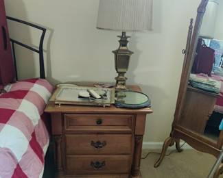 nightstand, lamp, beauty set, mirrors