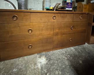 Mid 20th century chest of drawers with detachable legs