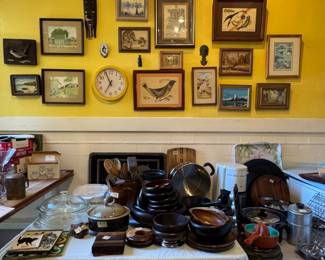 Small wall art and kitchenwares