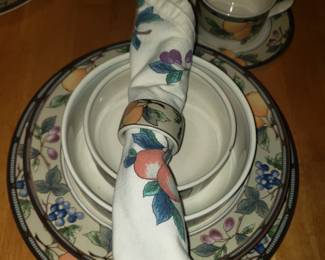 Mikasa Dish Set