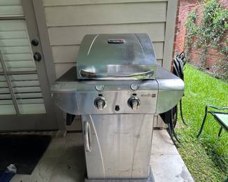 Stainless Char-Broil Commercial gas gril with TRU-Infrared technology.