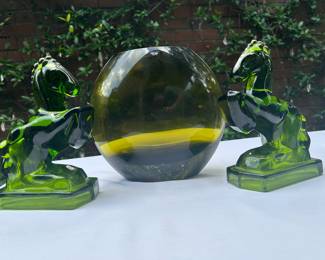 L.E. Smith green glass horses bookends and a Krosno (Poland) vase