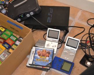 Gameboys vintage and nintendo, PS2, Xbox