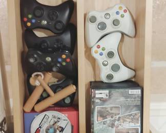 XBox and PlayStation Controllers