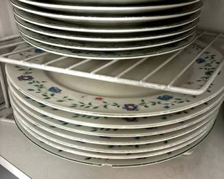 Oneida Amelia Service for 8 - 1998-1999 Made in USA 10.5" diameter (one dinner plate cracked)                                              Dinner plates, bowls, dessert plates, sugar creamer, cups and saucers