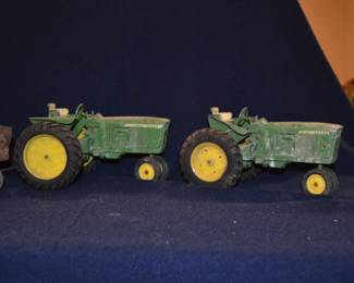 Die-cast farming equipment - Johne Deere