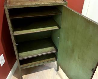 Phonograph cabinet for music storage