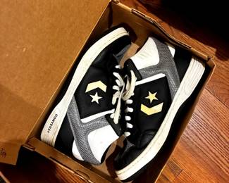 Like new Converse sneakers