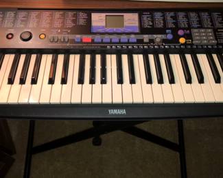 Yamaha PSR-78 portable keyboard and stand