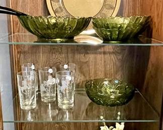 • Mikasa Majorca Bowl
• Mikasa Majorca Chop plate
• Taylor Green Onion Chop plate
• Indiana Glass Sunflower salad bowl 9pc set
• Vintage Avocado Green Anchor Hocking Star Cameo Bowl
• Libbey Prancing Colt Glasses