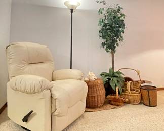 Leather Recliner in Ecru
Miscellaneous Vintage Storage Baskets